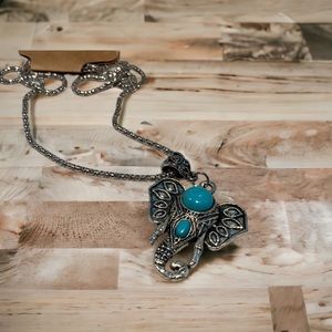 🌻3/$20🌻 Silver & turquoise elephant necklace!